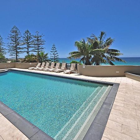 Clubb Coolum Beach Resort Sunshine Coast Bagian luar foto