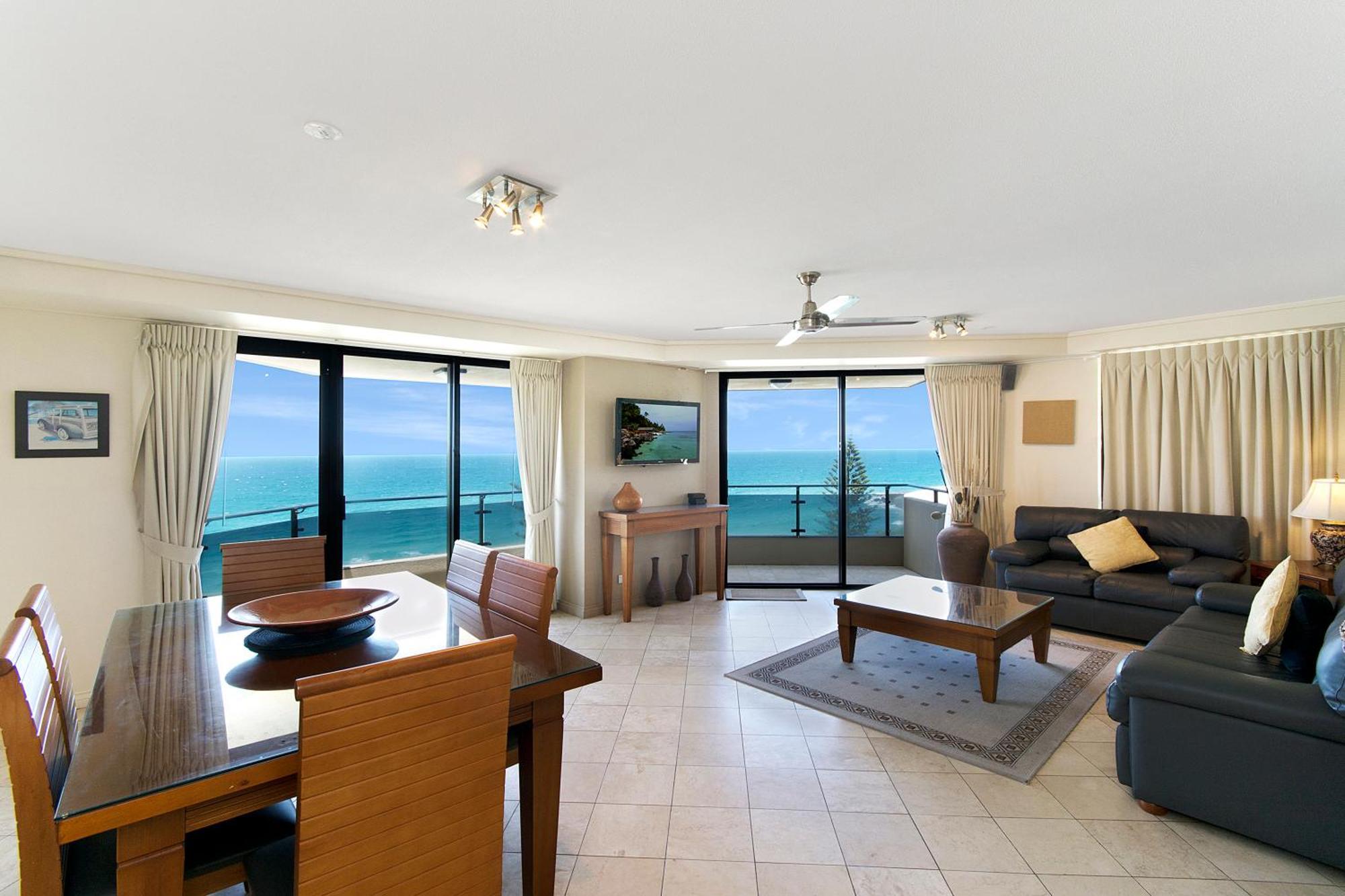 Clubb Coolum Beach Resort Sunshine Coast Bagian luar foto