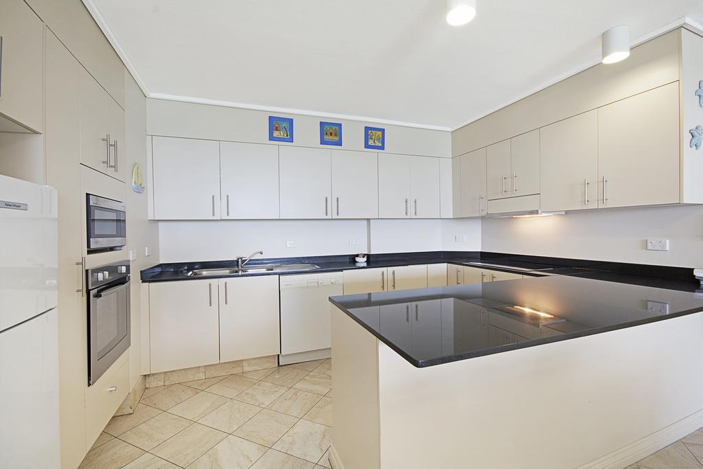 Clubb Coolum Beach Resort Sunshine Coast Bagian luar foto