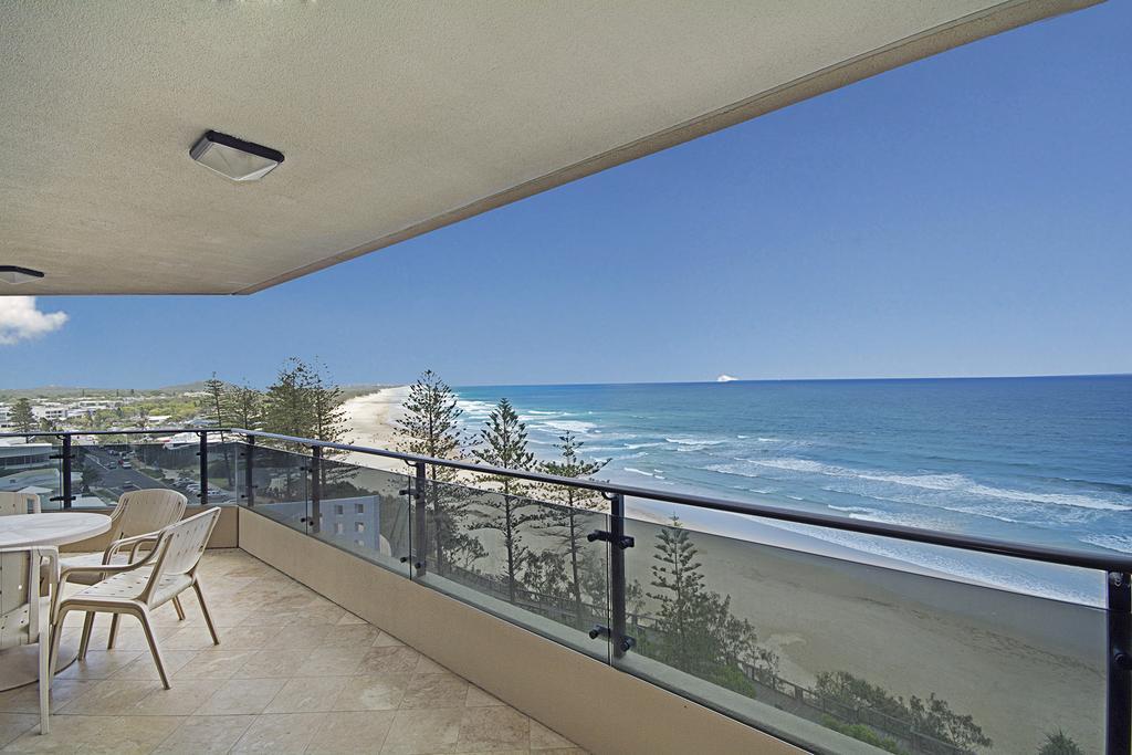 Clubb Coolum Beach Resort Sunshine Coast Bagian luar foto