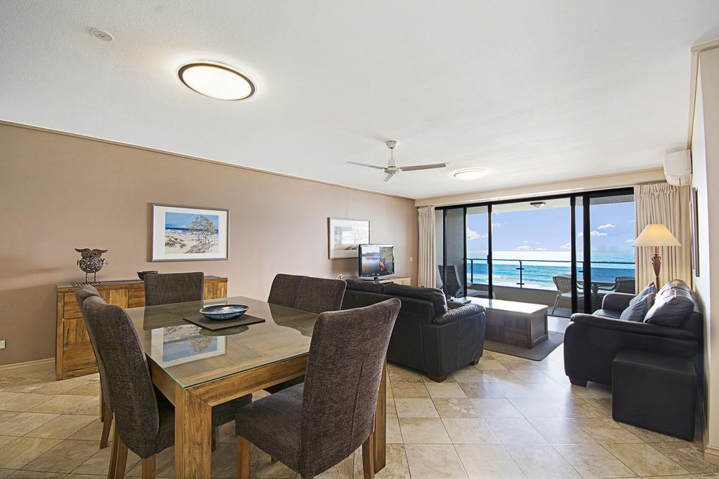 Clubb Coolum Beach Resort Sunshine Coast Bagian luar foto
