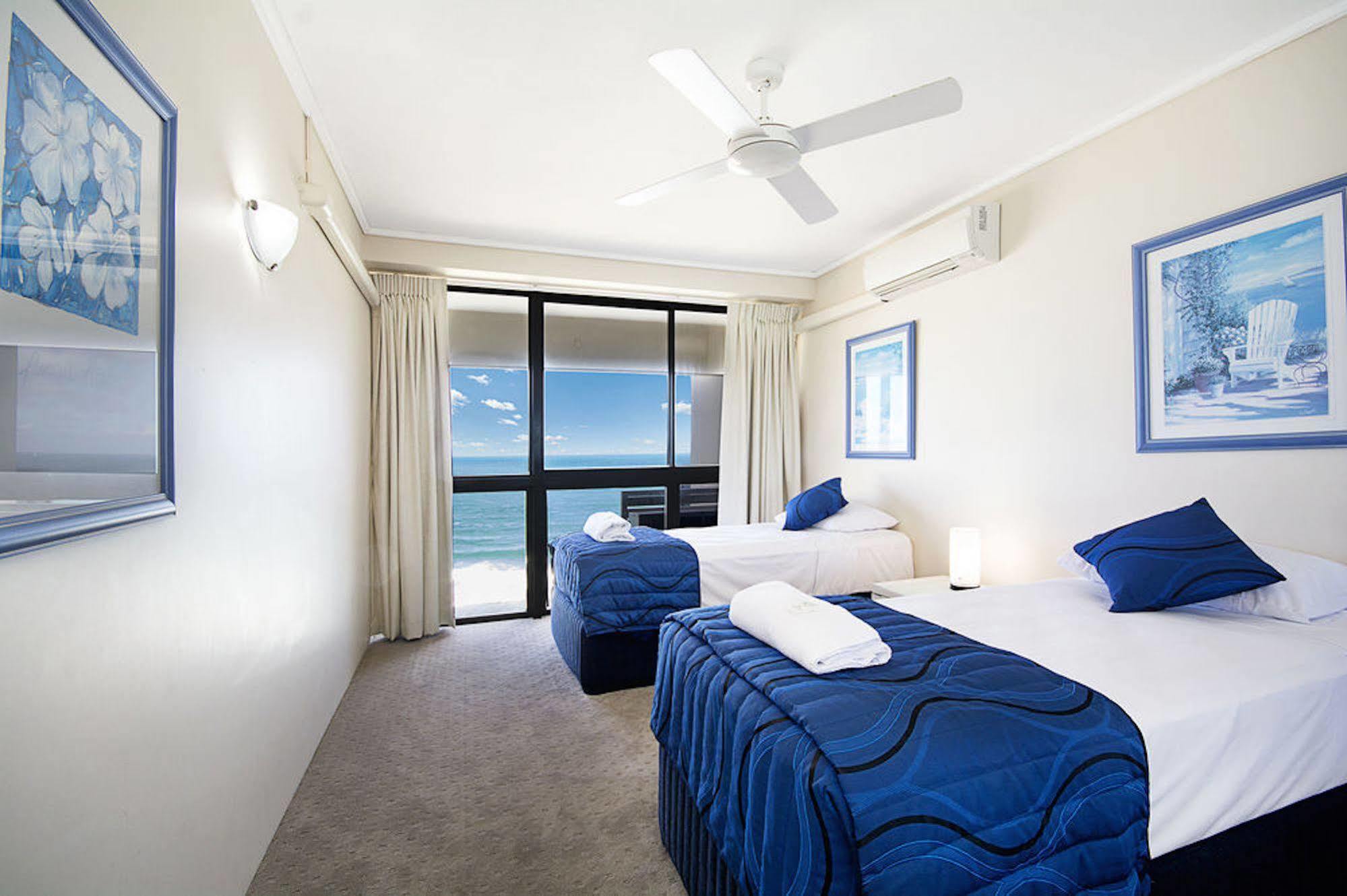 Clubb Coolum Beach Resort Sunshine Coast Bagian luar foto